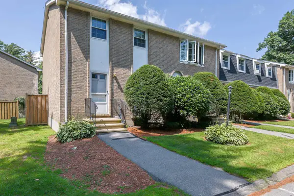 41 Fieldstone Drive, Londonderry, NH 03053