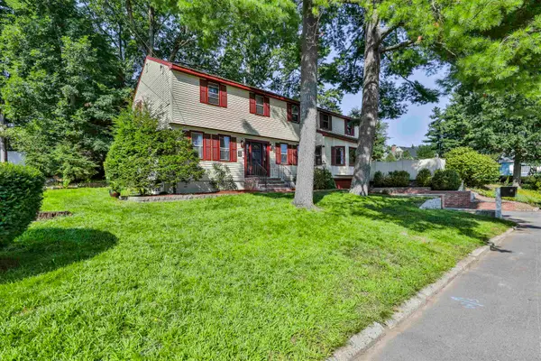 28 Danbury Road, Nashua, NH 03064