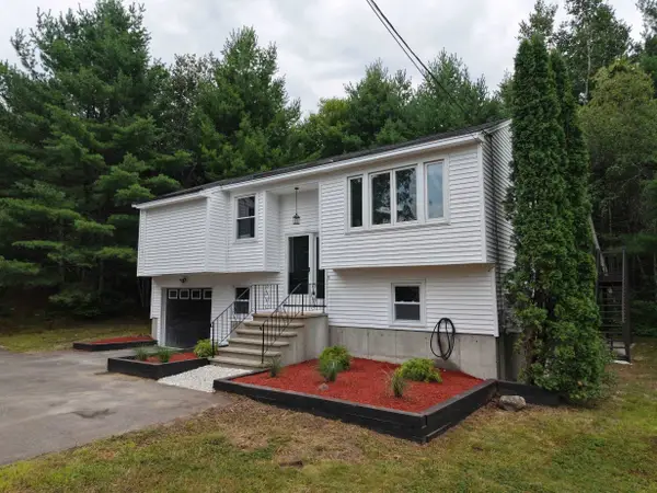 27 W Chamberlain Road, Merrimack, NH 03054