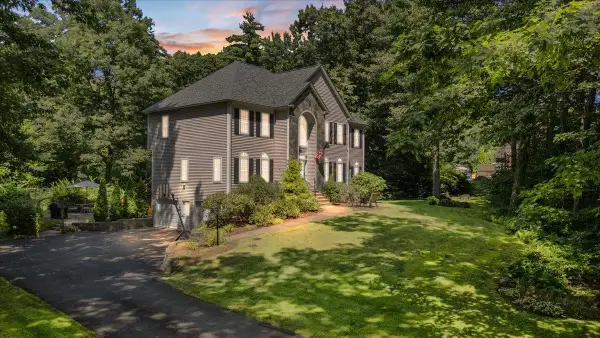 12 Glenwood Road, Windham, NH 03087-1162