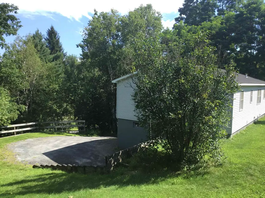 7 Silver Circle, South Barre, VT 05641 - #3
