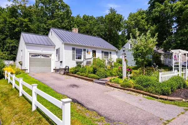 15 Monadnock Street, Nashua, NH 03064