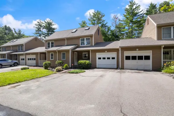 8 Swaan Drive, Lee, NH 03861