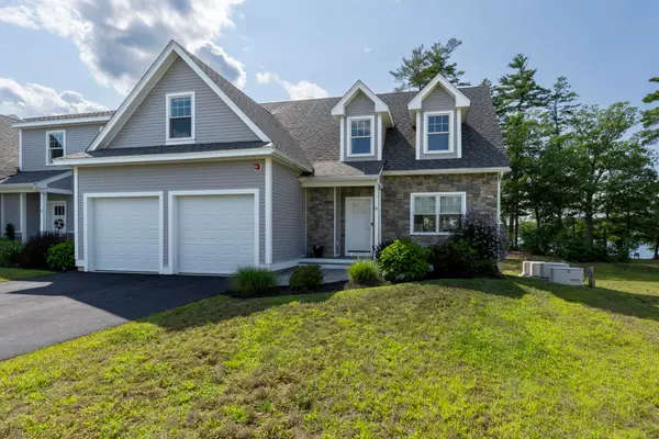 35 Kibrel Court, Sandown, NH 03873