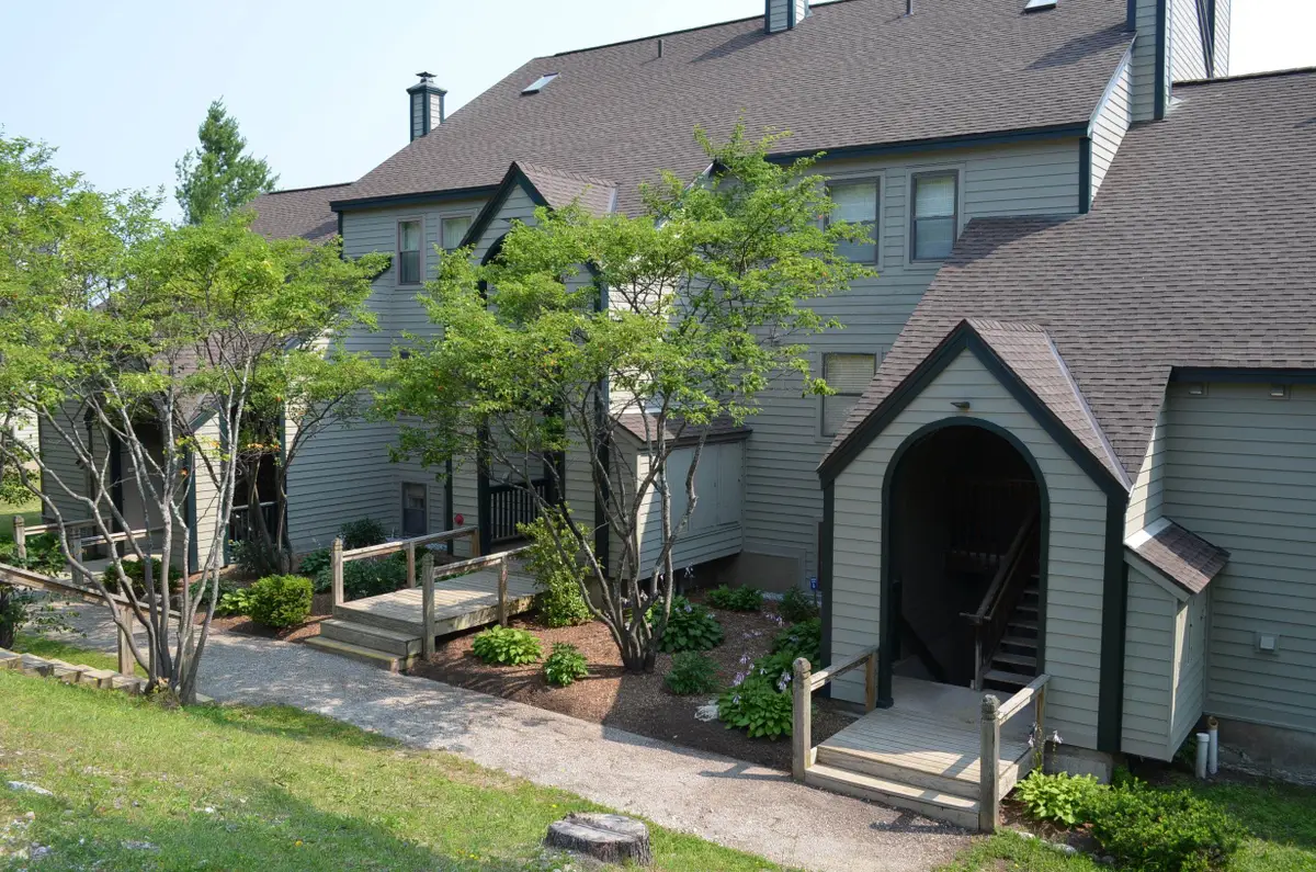 35 White Loop #B301, Ludlow, VT 05149 - #1