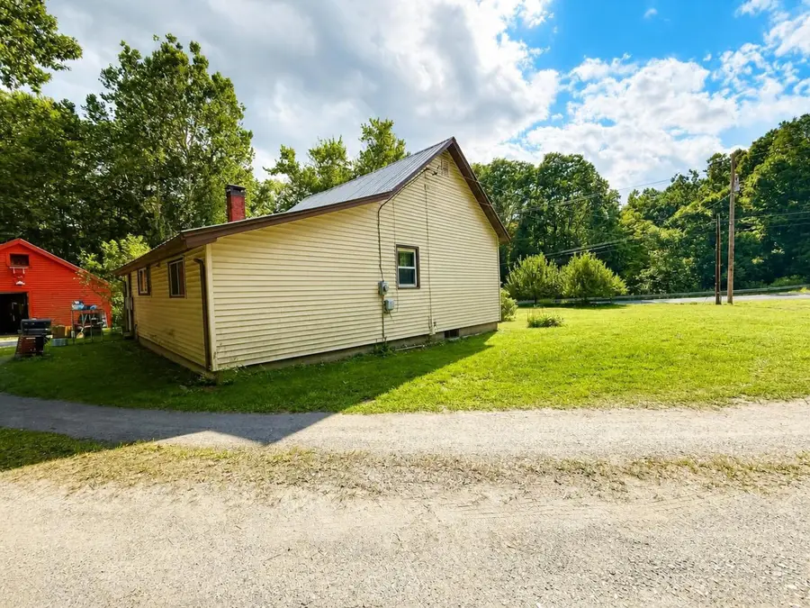 1892 US RT 5, Dummerston, VT 05346 - #2