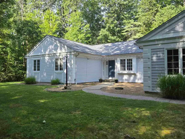 20 Buttonwood Road, Bedford, NH 03110