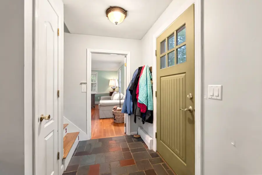 24 Hitching Post Lane, Bedford, NH 03110 - #2