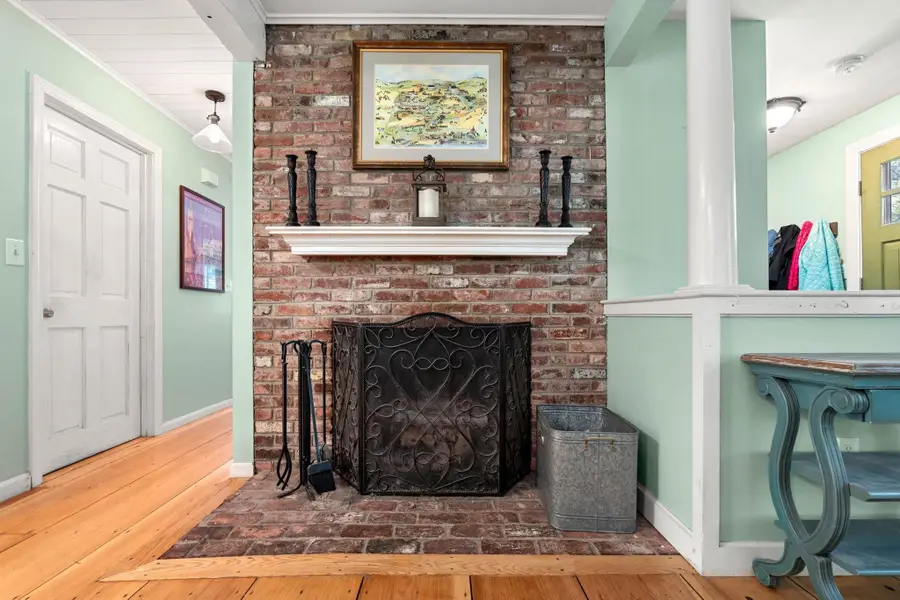 24 Hitching Post Lane, Bedford, NH 03110 - #3