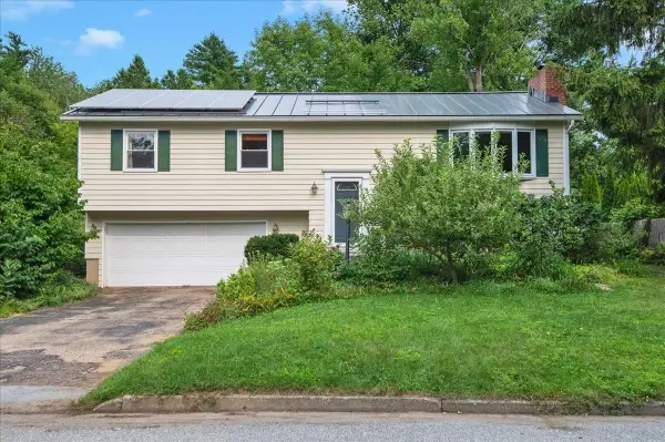 5 Yandow Drive, South Burlington, VT 05403
