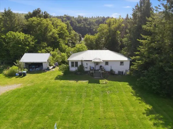 75 East Street, Huntington, VT 05462