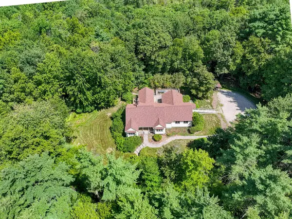 23 Arrowwood Road, New Boston, NH 03070