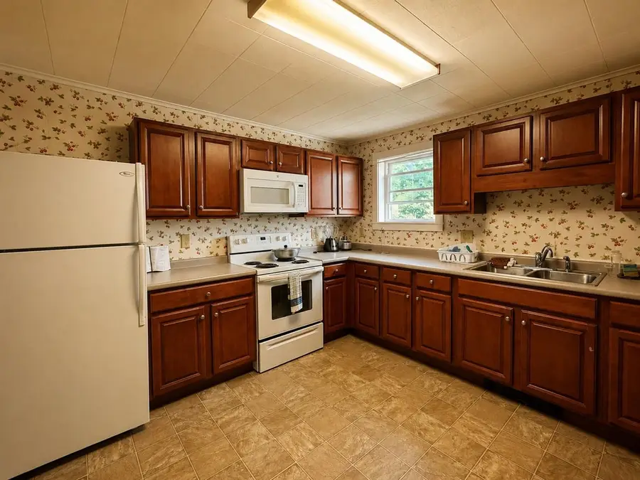 37 Upper Welden Street, Saint Albans, VT 05478 - #2