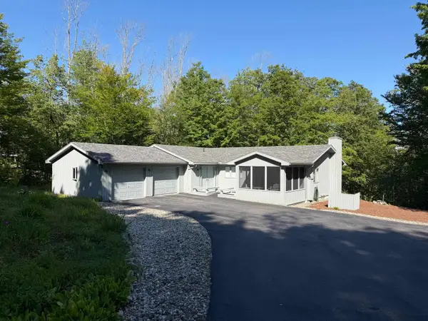 422 Road Round The Lake, Grantham, NH 03753
