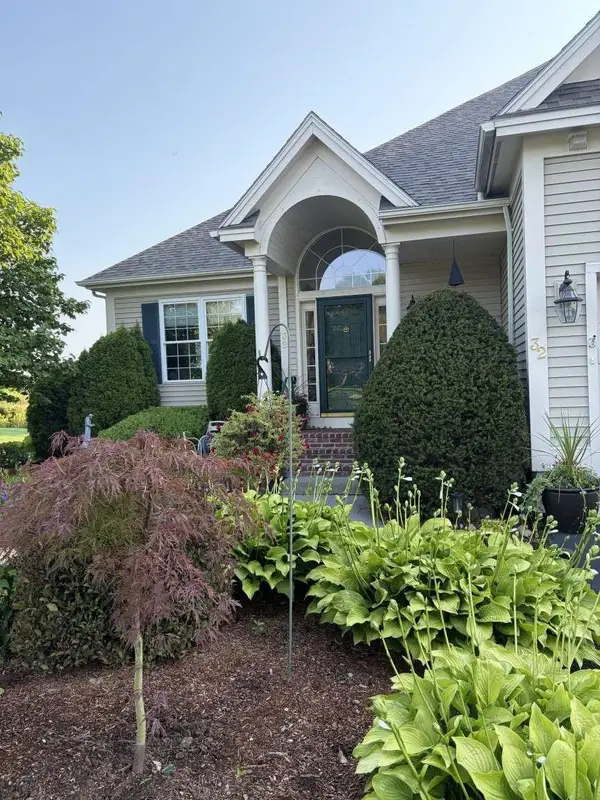32 Four Sisters Road, South Burlington, VT 05403