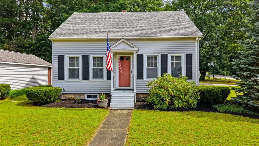 3 Buswell Street, Hudson, NH 03051 - #3