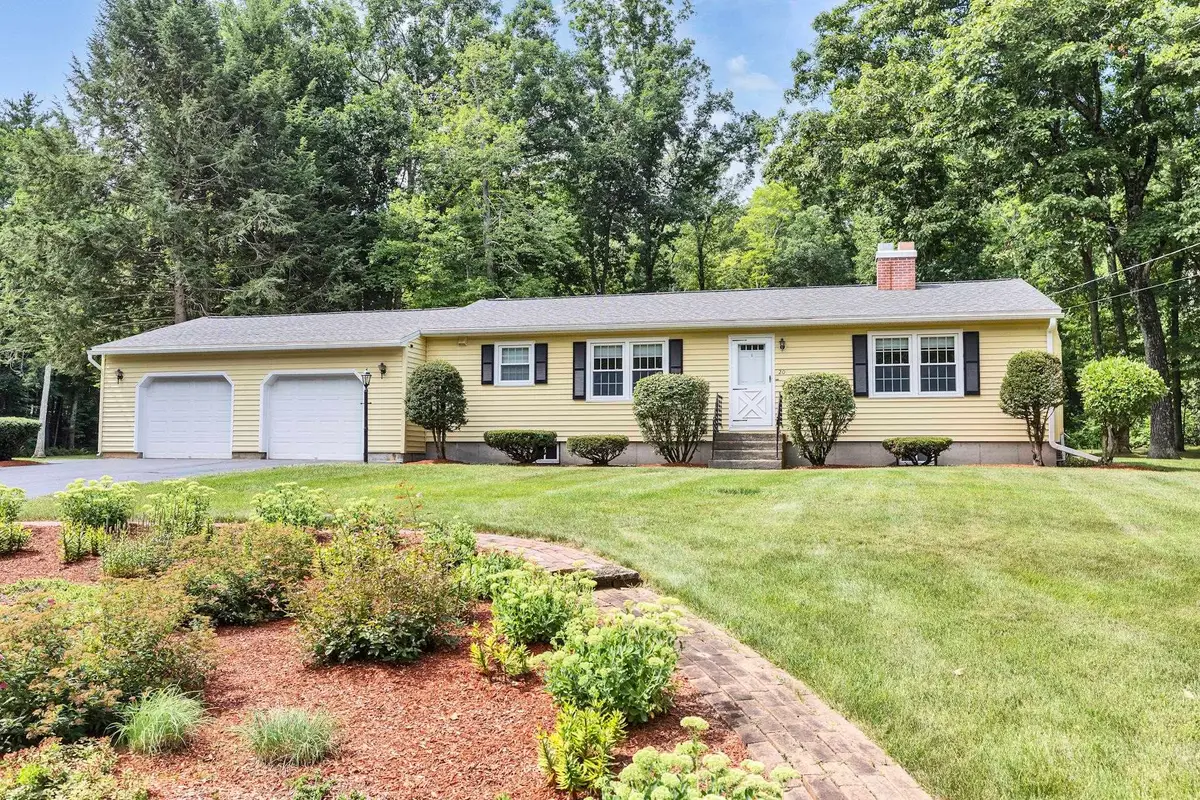 20 Forest Drive, Bedford, NH 03110-6212 - #1