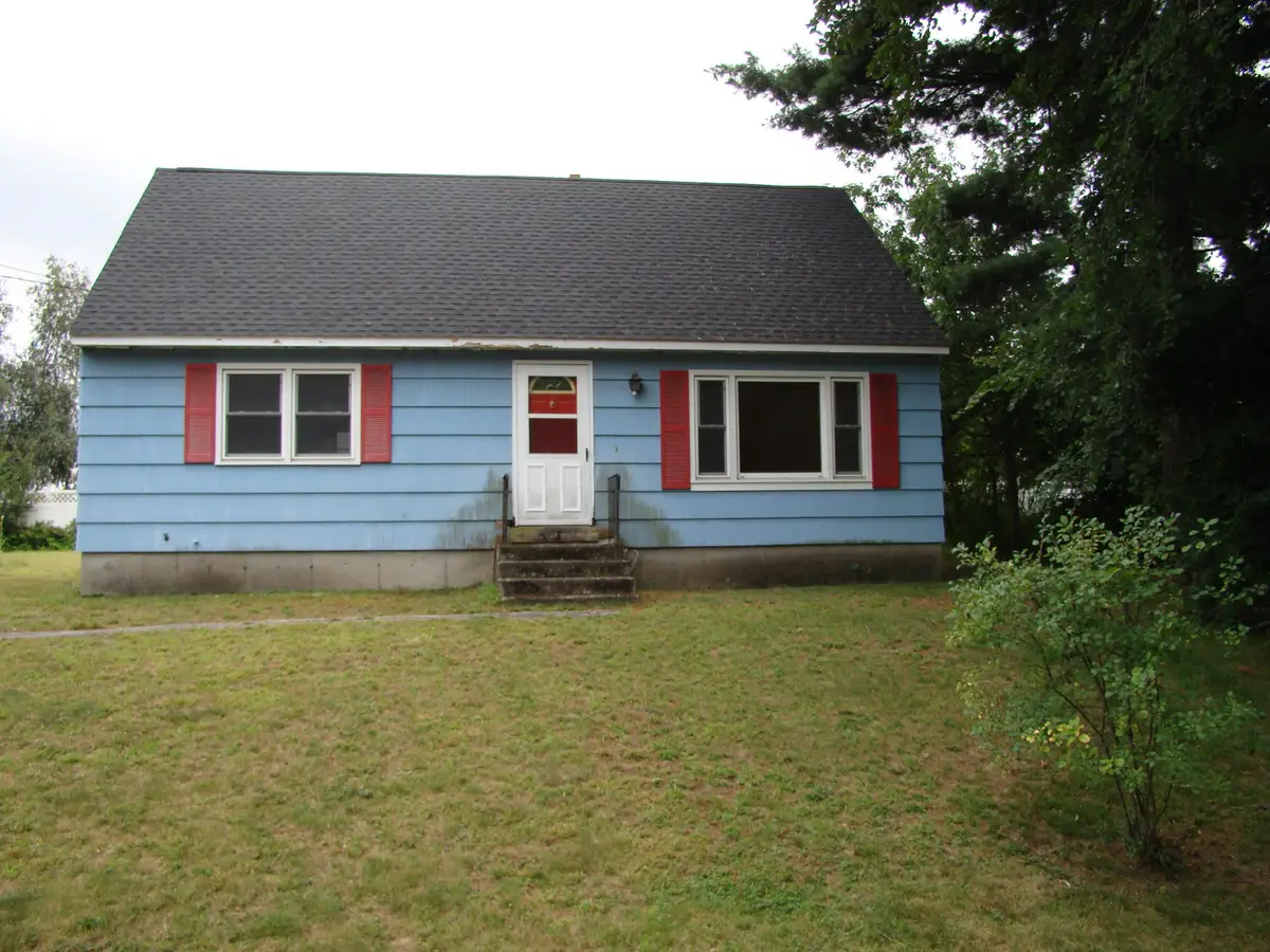 4 Robin Lane, Nashua, NH 03064 - #1