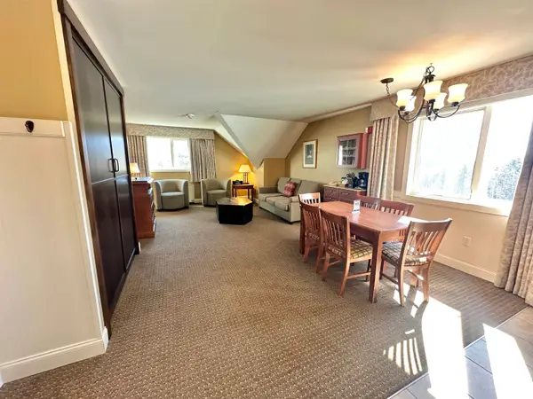 302 Qtr 2 Grand Summit Way, Dover, VT 05356