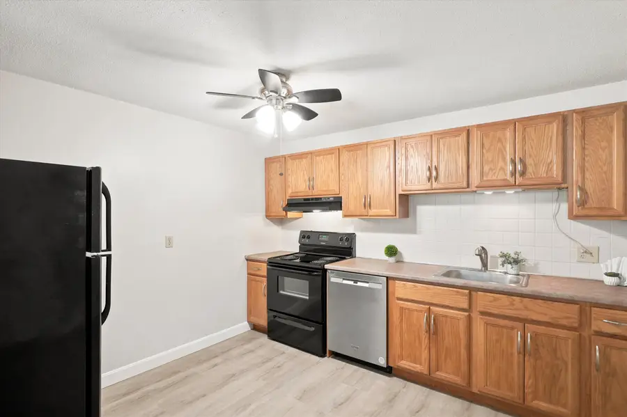 2 Silvestri Circle #10, Derry, NH 03038 - #2