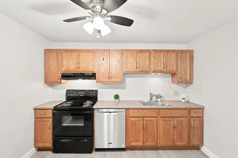 2 Silvestri Circle #10, Derry, NH 03038 - #3