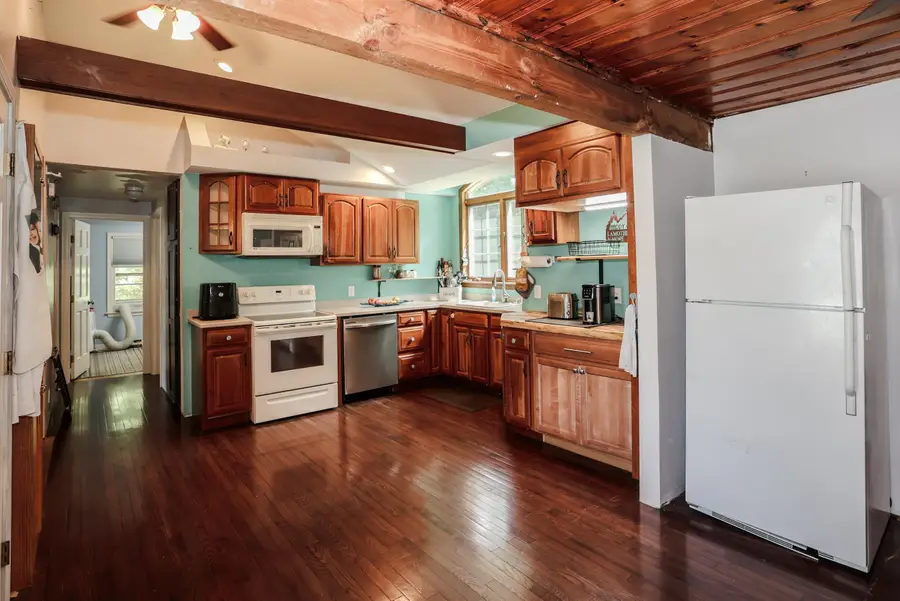 10 Kendall Pond Road, Derry, NH 03038 - #3
