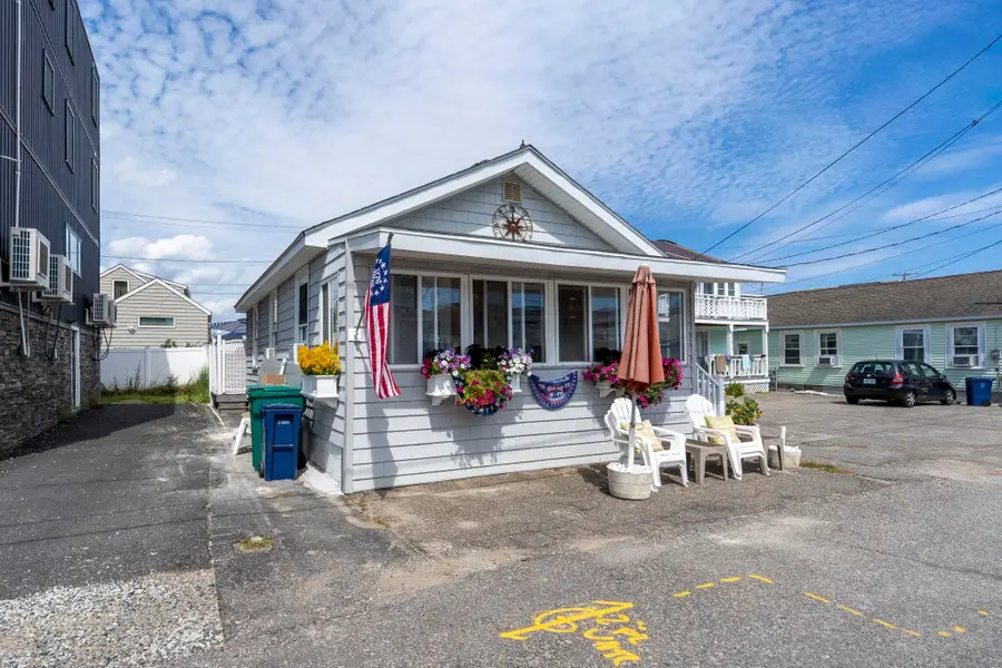 14 Manchester Street, Hampton, NH 03842 - #2