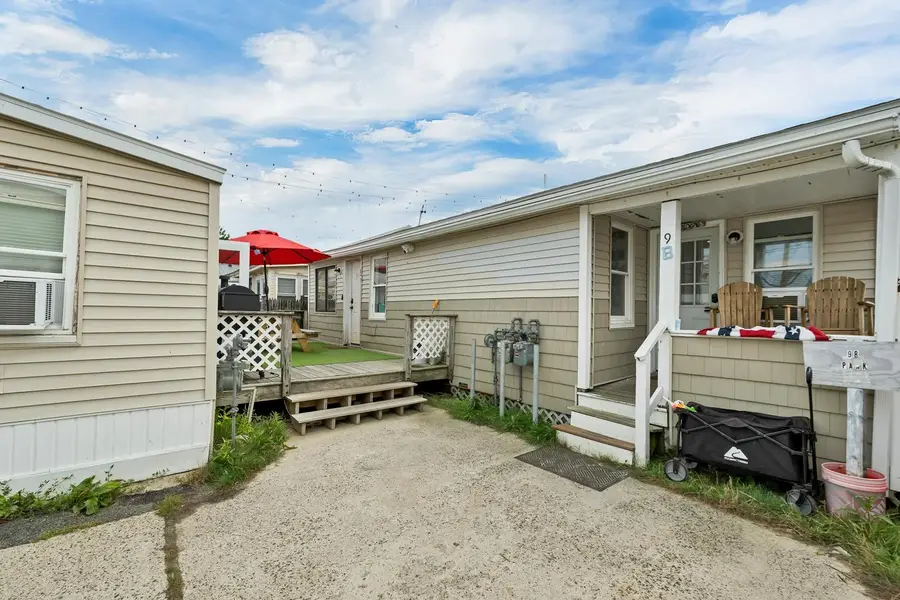 9 Riverview Terrace, Hampton, NH 03842 - #3