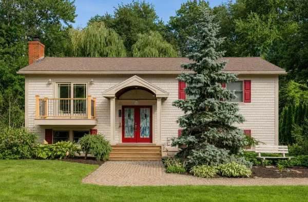 12 Taft Road, Portsmouth, NH 03801