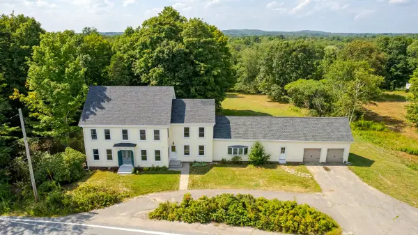 638 Post Road, Greenland, NH 03840