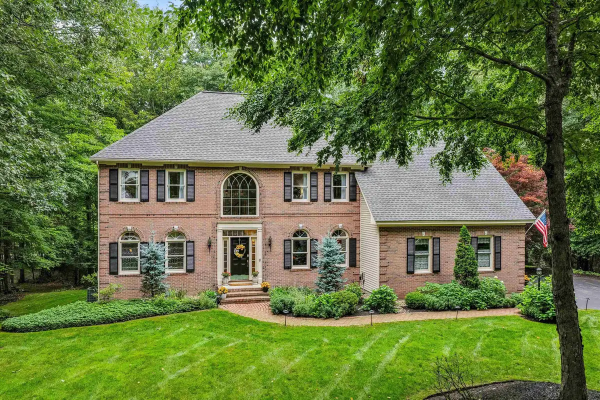 4 Newfane Road, Bedford, NH 03110 - #1