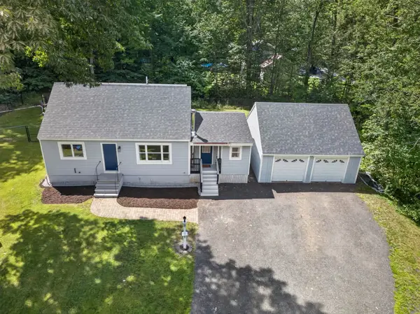 7 Merrick Road, Raymond, NH 03077