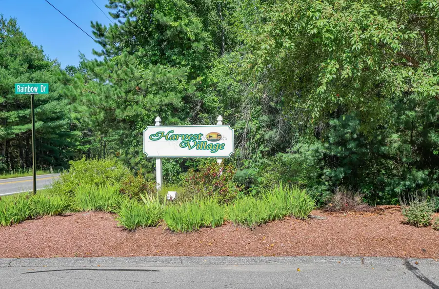 7 Rainbow Drive, Londonderry, NH 03053 - #2