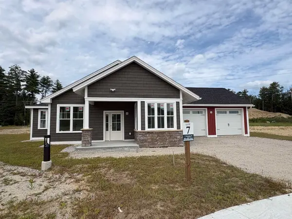 61 Whispering Pines Place #Unit 7, Conway, NH 03860