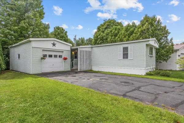 134 Redwood Drive, Hyde Park, VT 05655