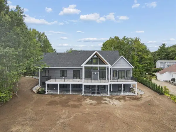 21 Mountain Vista Drive, New Hampton, NH 03256