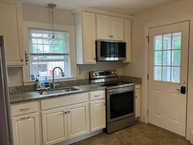 40 Desaulnier Street, Goffstown, NH 03045 - #3