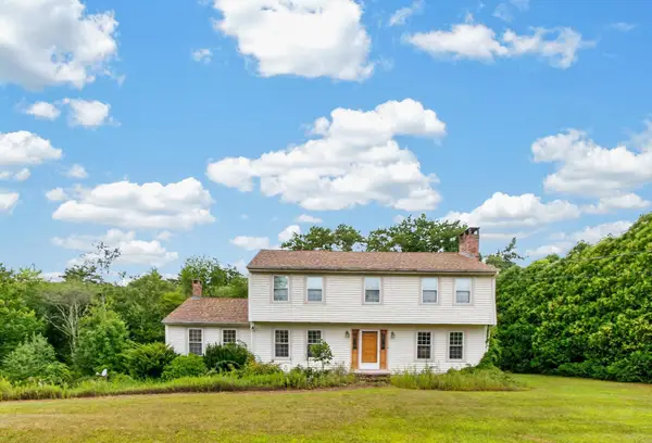 217 Oak Ridge Road, Plaistow, NH 03865