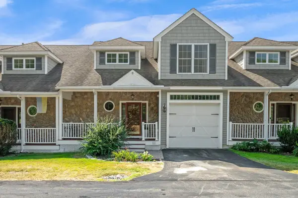5 Pelton Way #8, Hampton Falls, NH 03844
