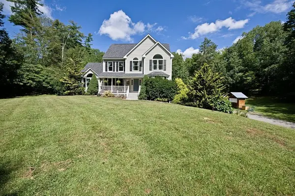 4 Hudson Drive, Kensington, NH 03833