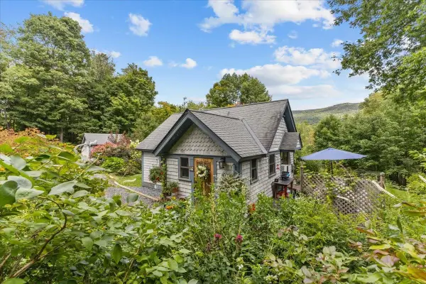 61 Bear Road, Warren, VT 05674
