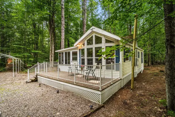 11 Pine Road, Wakefield, NH 03830