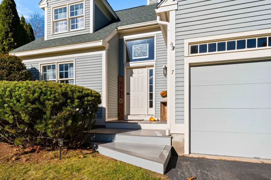 7 Fox Run Road, Amherst, NH 03031 - #3