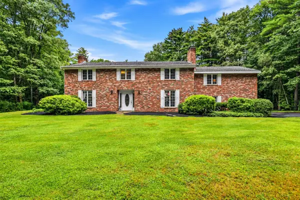 34 Old Stage Road, Hampton Falls, NH 03844