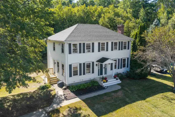 29 Dixon Way, Seabrook, NH 03874