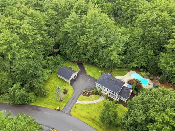 16 Lantern Lane, Londonderry, NH 03053