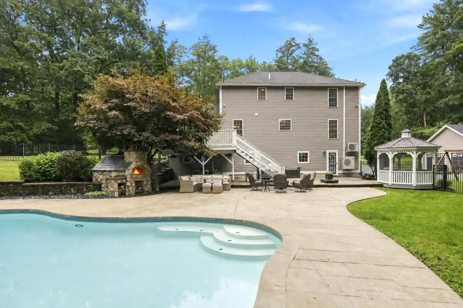 16 Lantern Lane, Londonderry, NH 03053 - #3