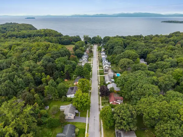 106 Killarney Road, Burlington, VT 05408