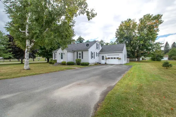 211 Bluff Road, Newport City, VT 05855