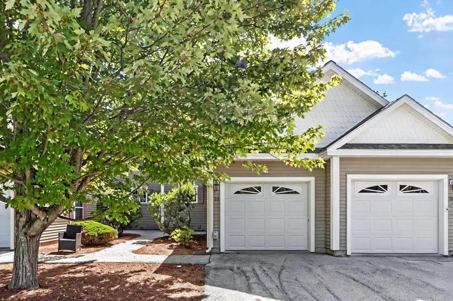 32 Overlook Circle, Hudson, NH 03051 - #2